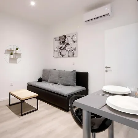 Apartments Zara Rijeka Exterior photo